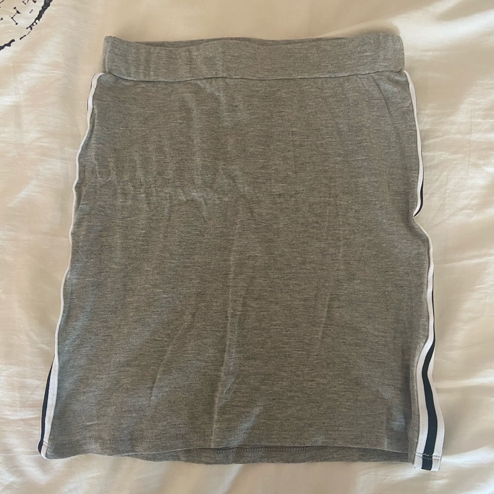 Side stripe fitted grey skirt